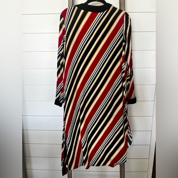 FOREVER 21 Kimono - Picture 2 of 4